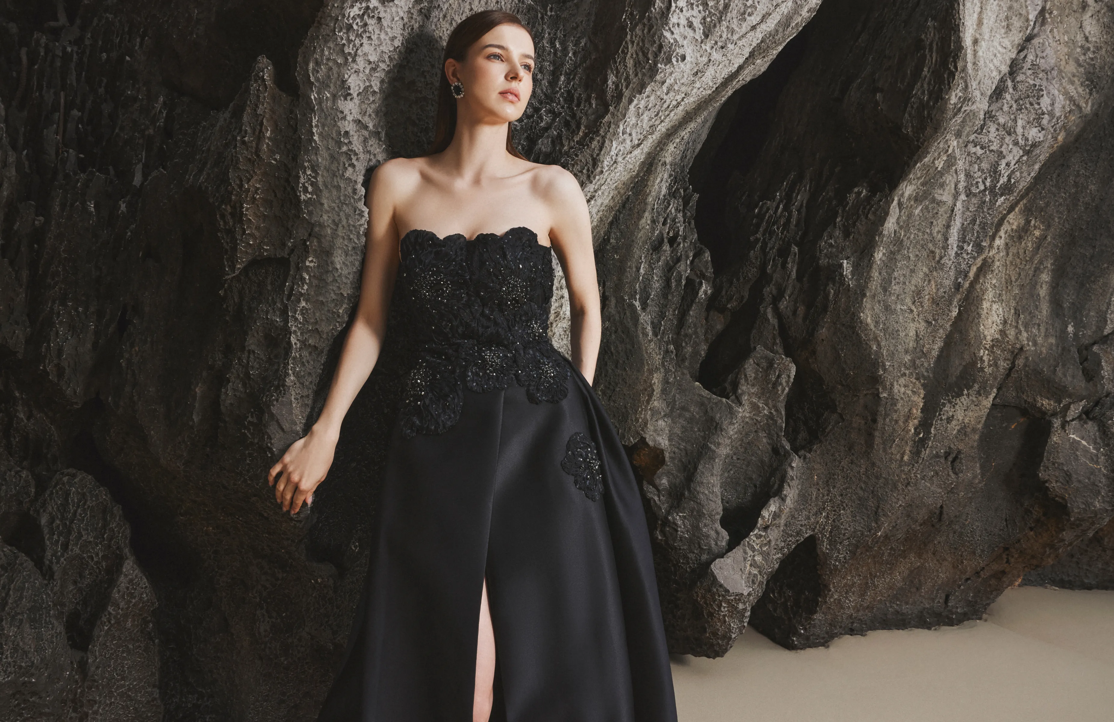 Strapless Full Dress With Embroidery Pattern