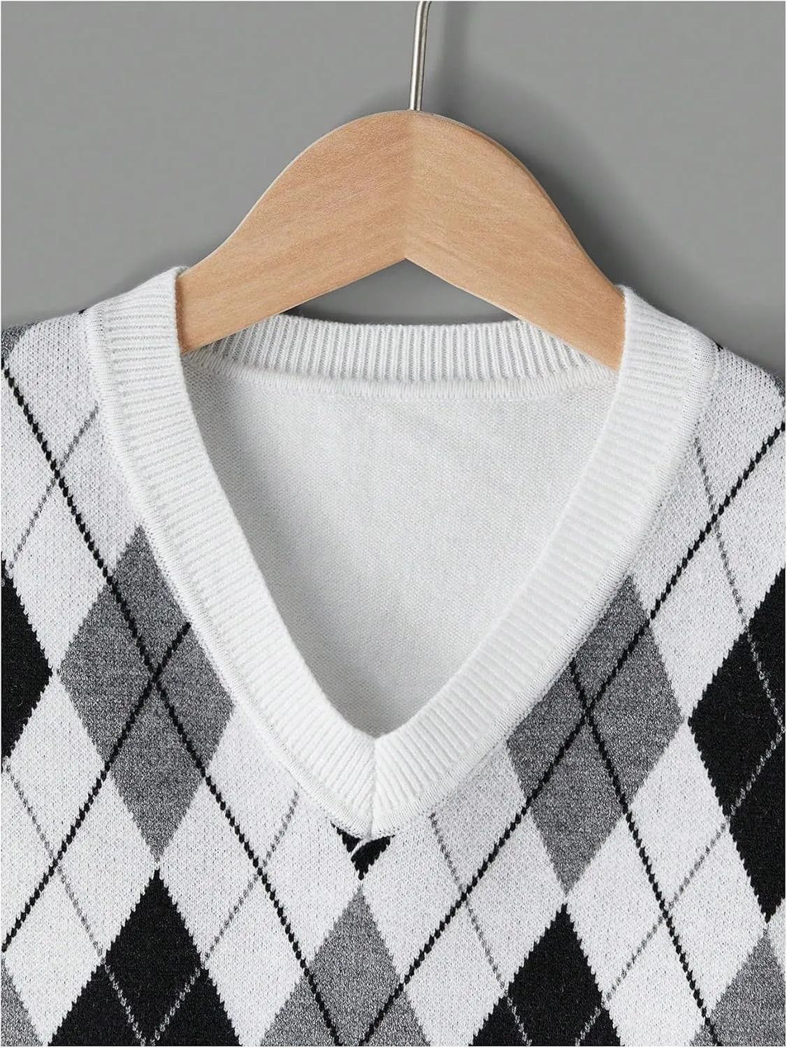 SweatyRocks Girl's Argyle Plaid Sweater Vest V Neck Sleeveless Preppy Knit Vest Tops