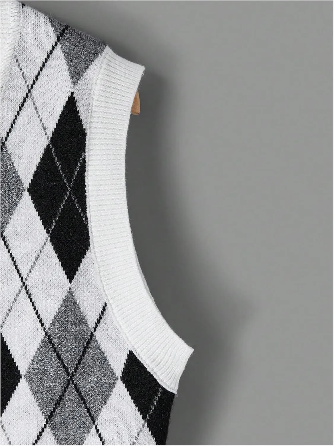 SweatyRocks Girl's Argyle Plaid Sweater Vest V Neck Sleeveless Preppy Knit Vest Tops